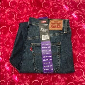 New Levi's High-Waisted Mom
Jeans (Size 32×29, 14)